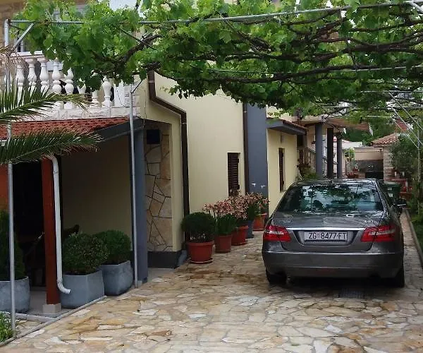 With A Parking Space Sabunike, Zadar - 13617 פריבלאקה